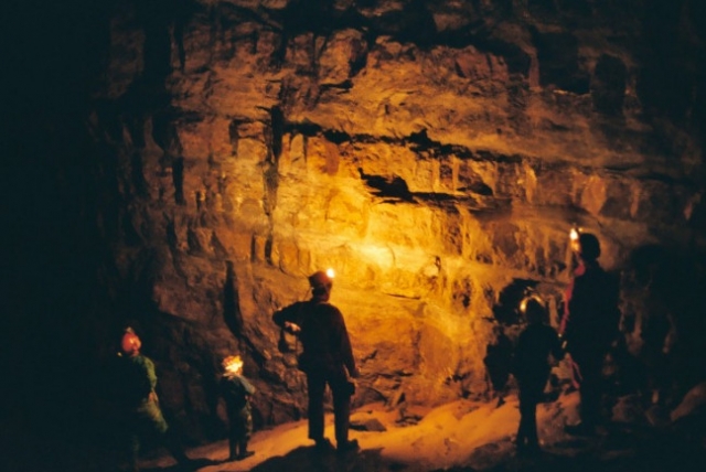  Descubrimiento del mundo subterráneo 